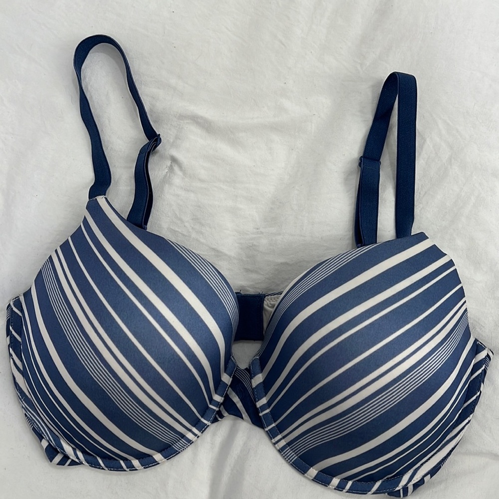Victoria’s Secret semi Demi 36DD blue white diagonal stripes bra